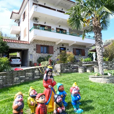 בית הארחה Solitude 3*