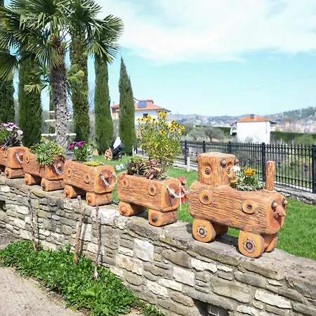 בית הארחה Solitude בראט