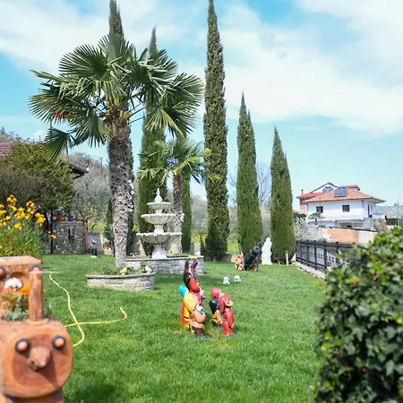 Solitude בית הארחה בראט